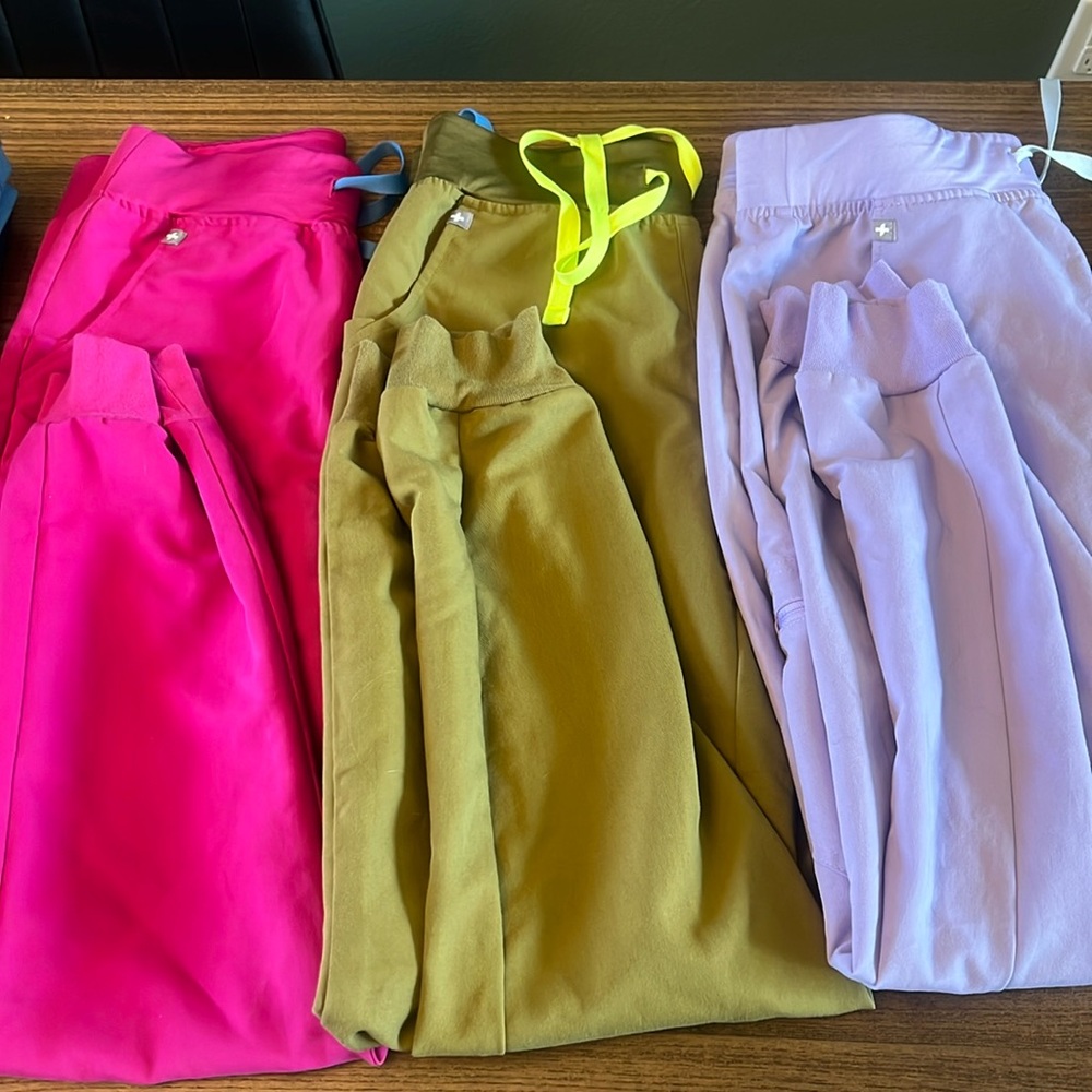 3 pairs of size 6 Figs Zamora joggers.